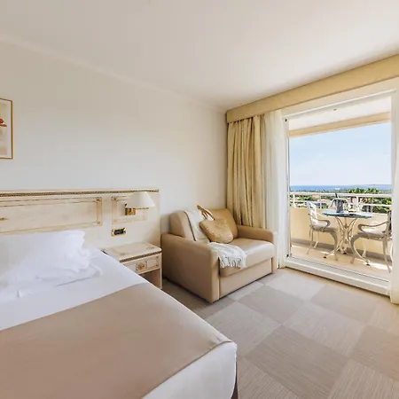 Hotel Corsica & Serena Calvi (Corsica)