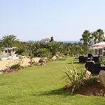 Corsica & Serena Hotel