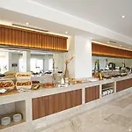 Corsica & Serena Hotel