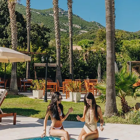 Corsica & Serena Hotell 5*