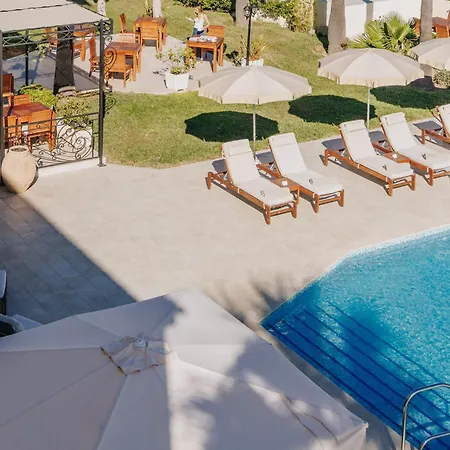 Corsica & Serena 5* كالفي