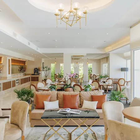 Corsica & Serena Hotel