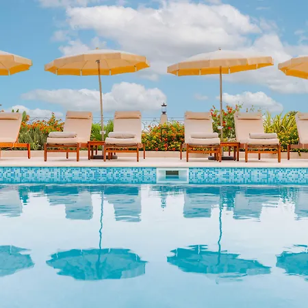 Corsica & Serena Hotell 5*