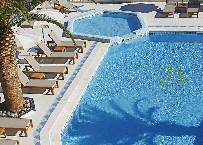 Corsica & Serena Hotel