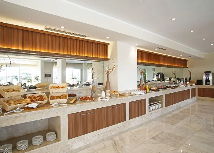 Corsica & Serena Hotel