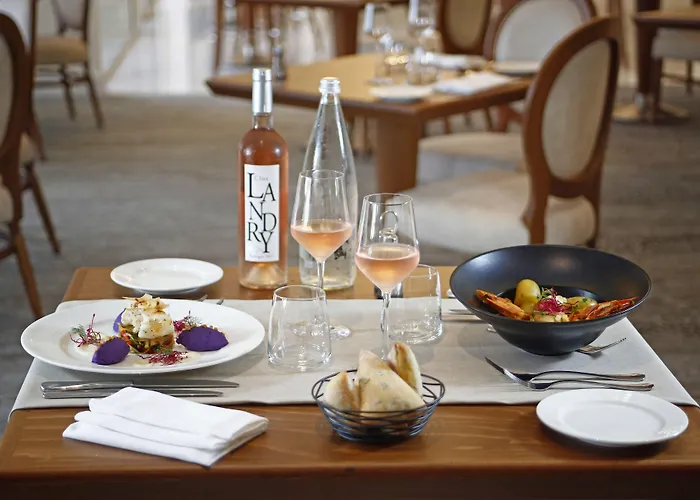 Отель Corsica & Serena